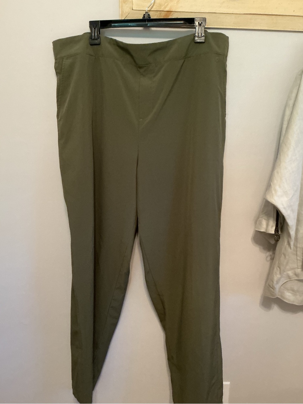 CALIA Women's 2X Truelight Straight Leg Pant, Dark Olive - Picture 4 of 15